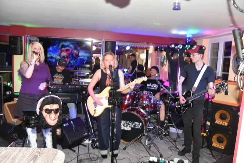 Moll Monkeys @ Heaven Music Club