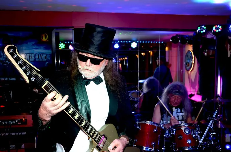 Foxtail Cover Band @ Heaven Music Club